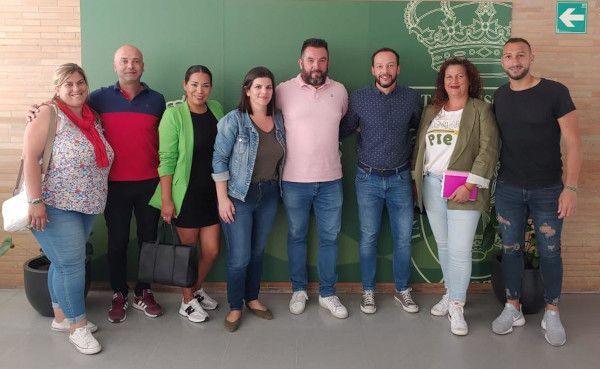 EL ALCALDE Y LA DELEGADA DE DEPORTES RECIBEN A LA NUEVA JUNTA DIRECTIVA