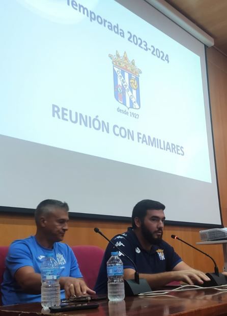 EL CAMAS CF MANTIENE LA REUNIÓN DE PRINCIPIO DE TEMPORADA CON LOS FAMILIARES DE LOS DEPORTISTAS